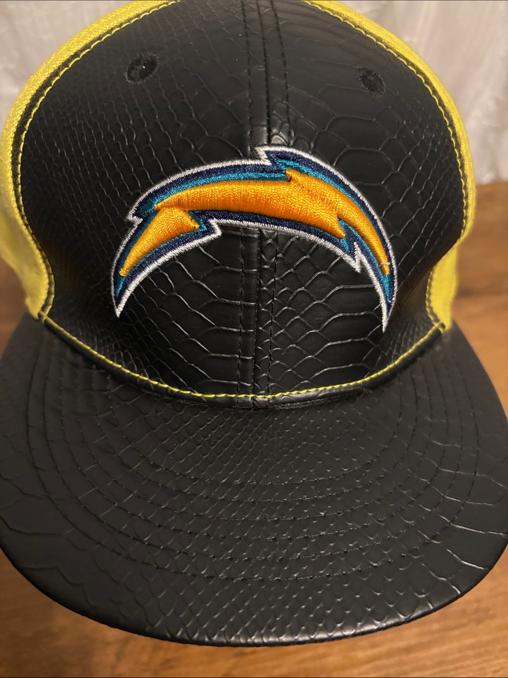 New Era 9Fifty Los Angeles Chargers cap with textured black faux-snakeskin crown